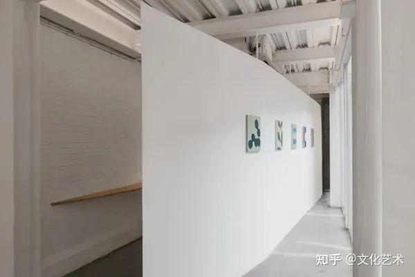 白盒子现场 | 正在展出谭坦个展《浪漫诗》 - 知乎