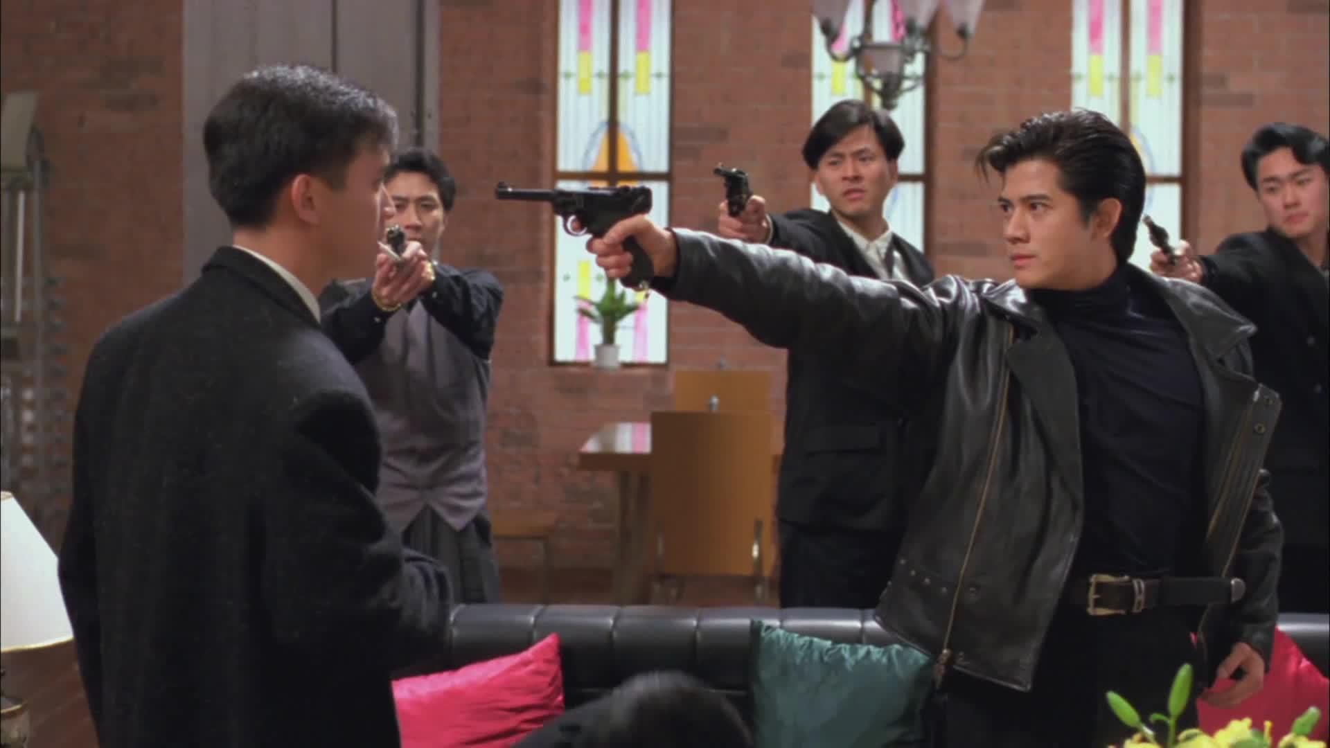 保护了一群人十年却还不如一个刚认识一个月的美女