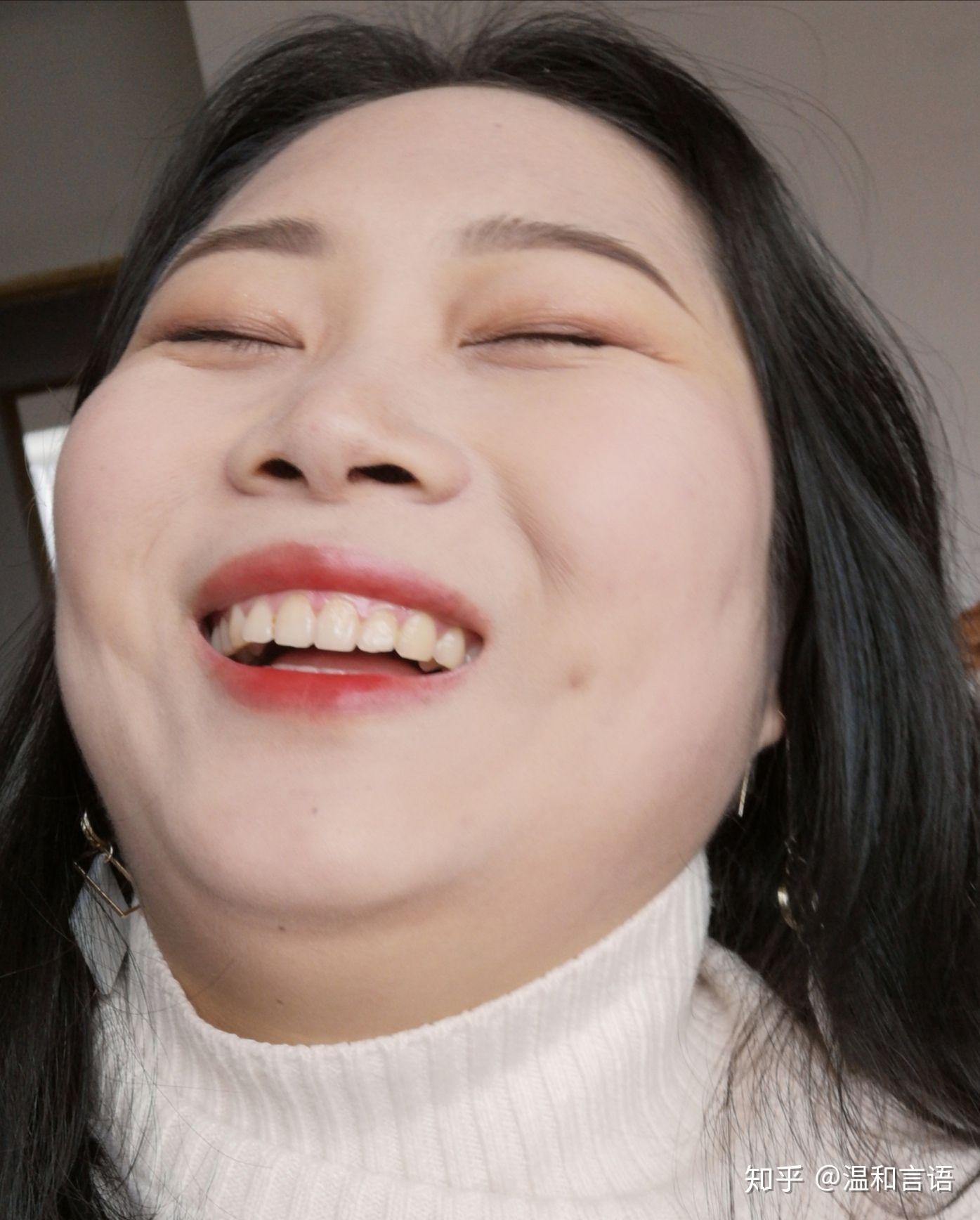 樱桃小嘴的女孩子怎么笑好看