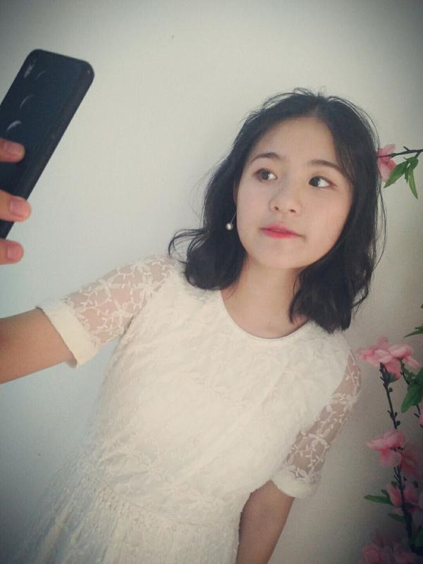 你见过最漂亮的女生长什么样?