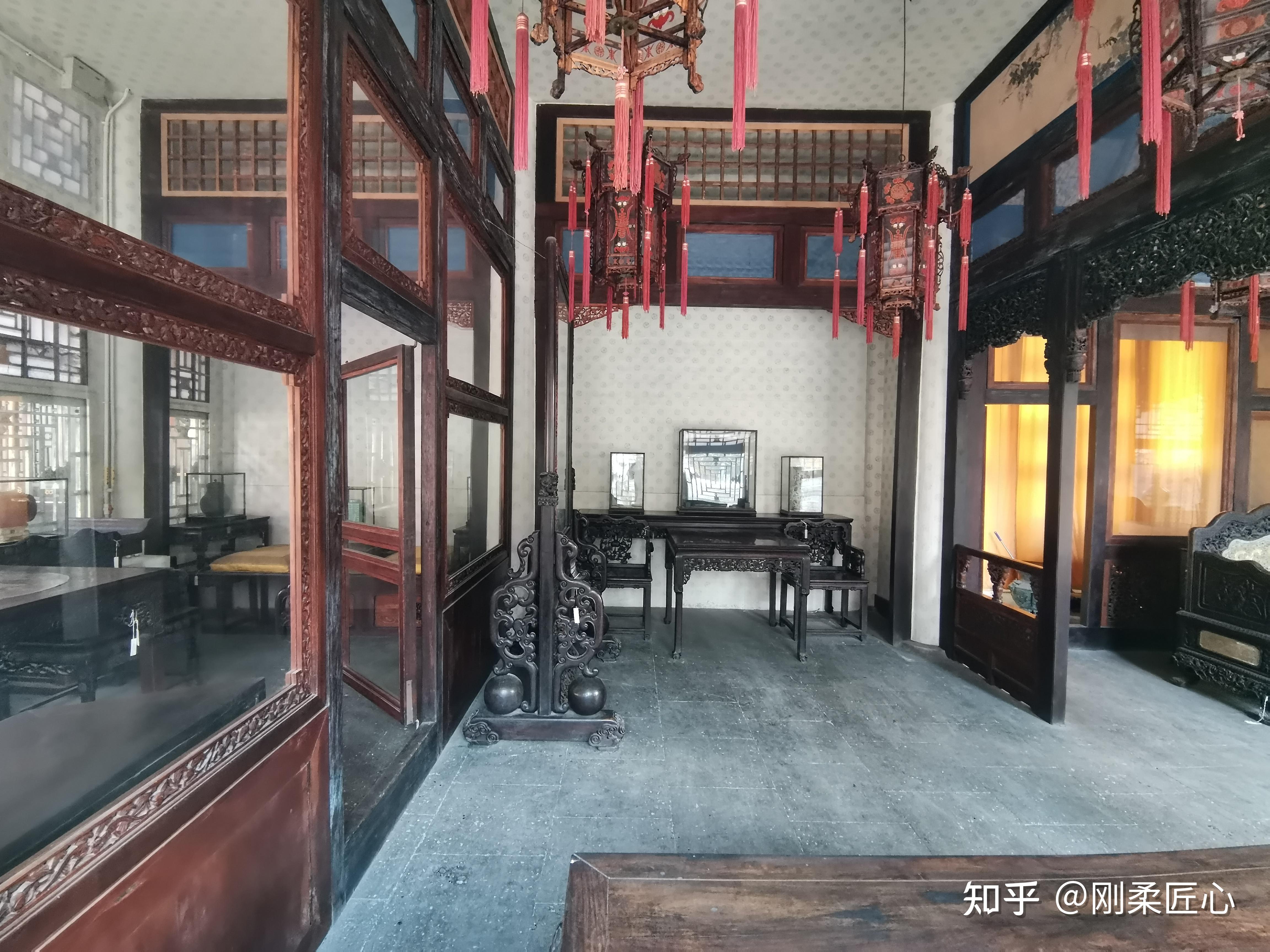 颐和园芳辉殿内景这里存放着慈禧太后的寿礼