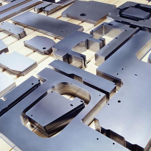 选用下面几种方法提高精密钣金加工精度