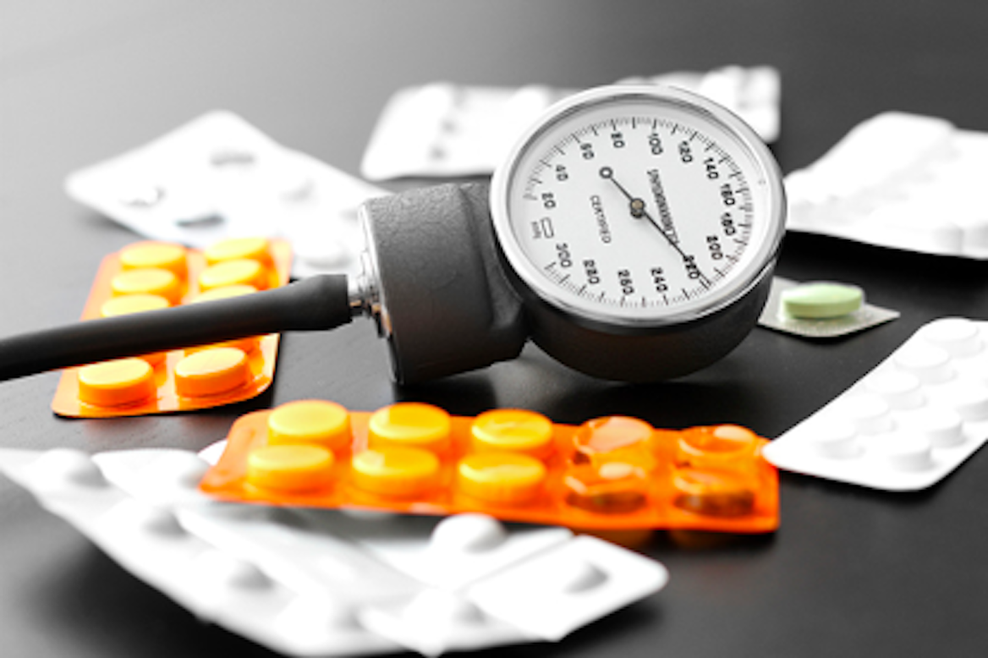 高血压的人，降压药什么时间吃好？（图）|高血压|血压|降压药_新浪新闻