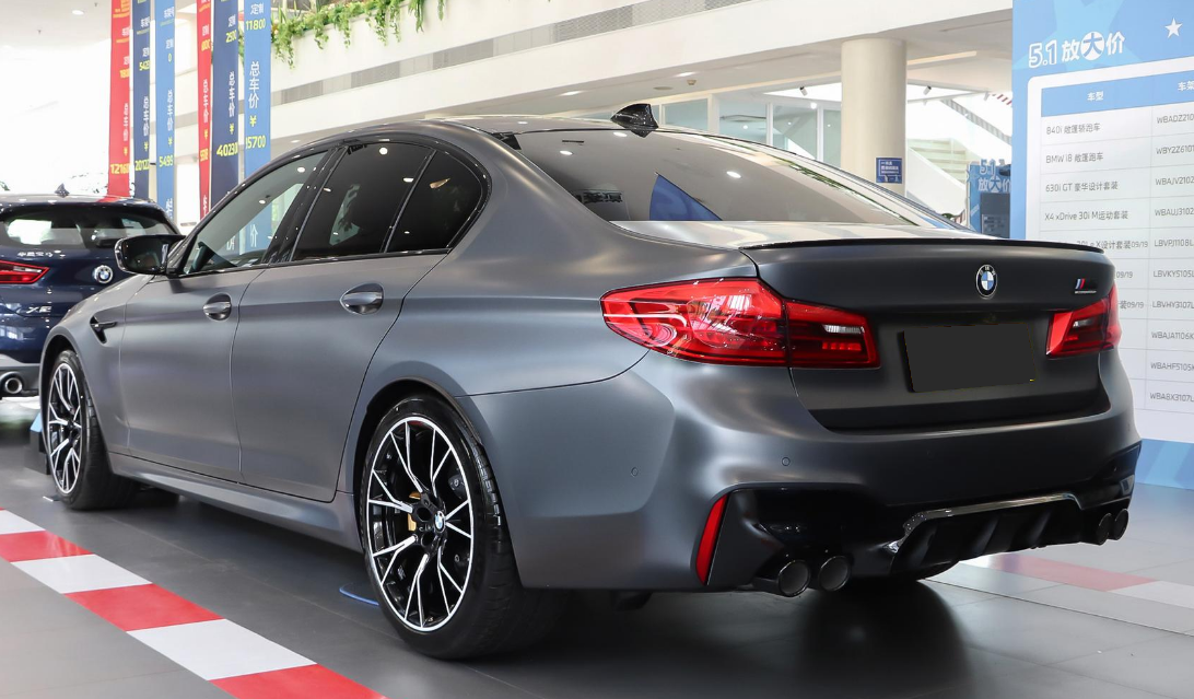 宝马5系,从入门版的525到530,乃至540!