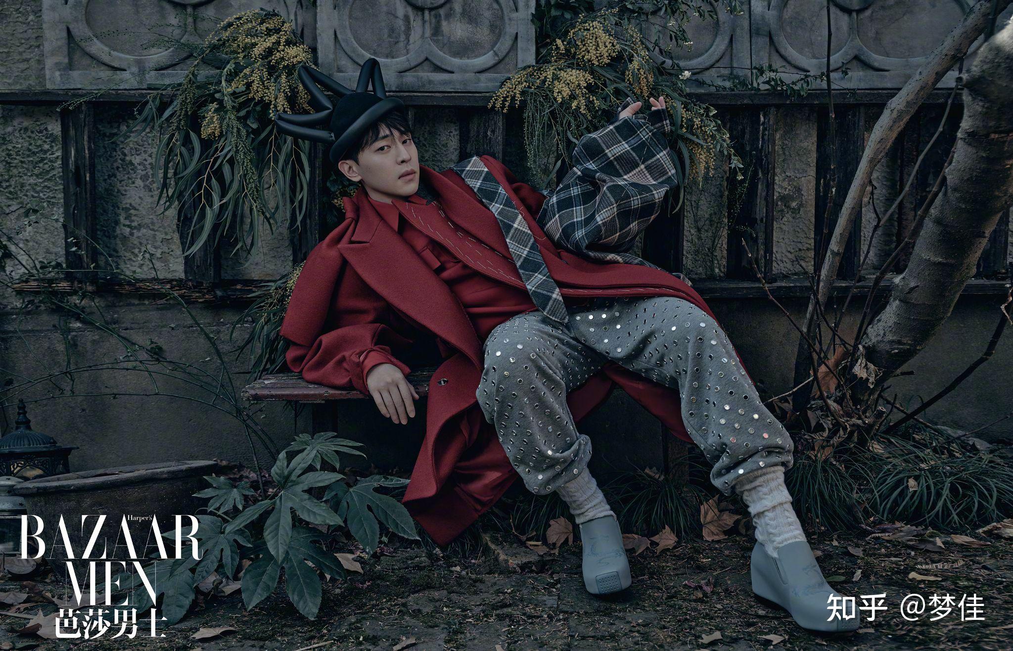如何评价邓伦在芭莎男士2021开季刊封面的造型你喜欢哪套