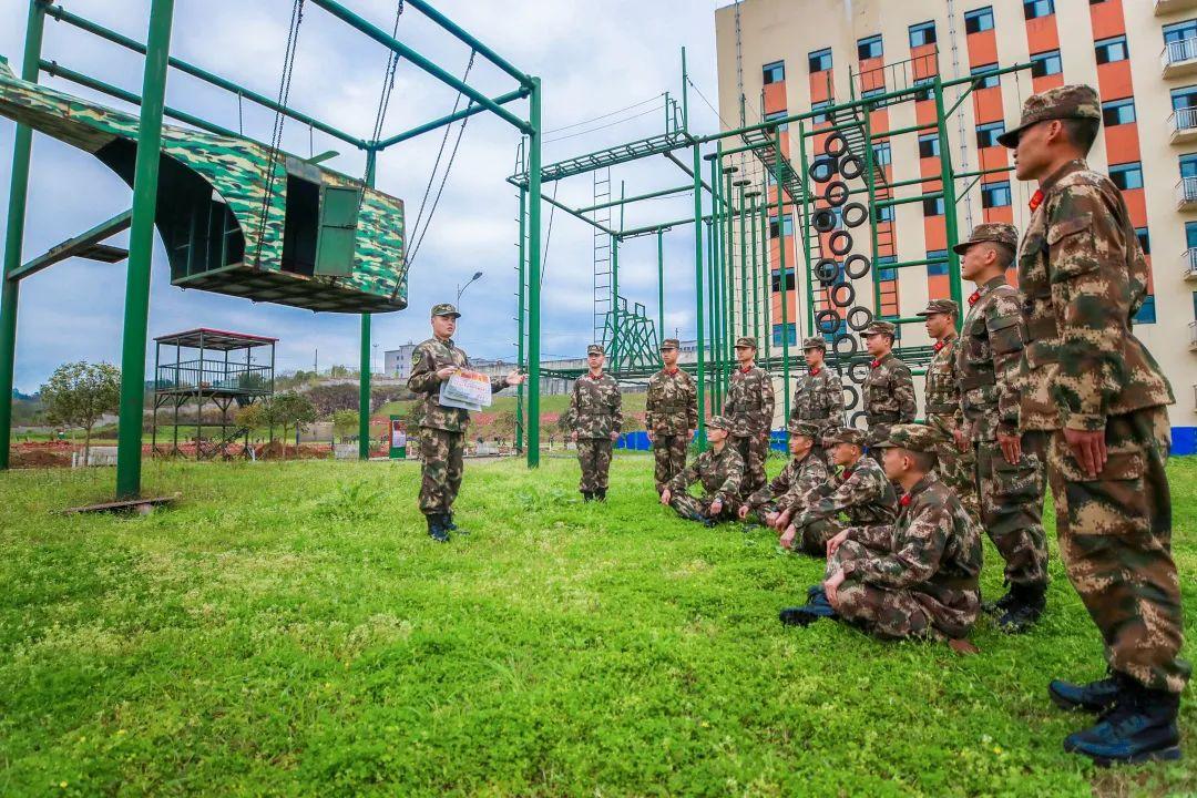 学习全国两会精神这个部队这样做