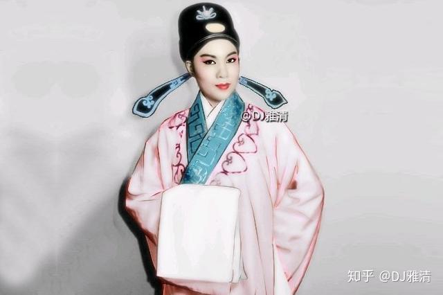 本是温柔美女,却将《三笑》中唐伯虎演成经典,女星向群,如今何在?