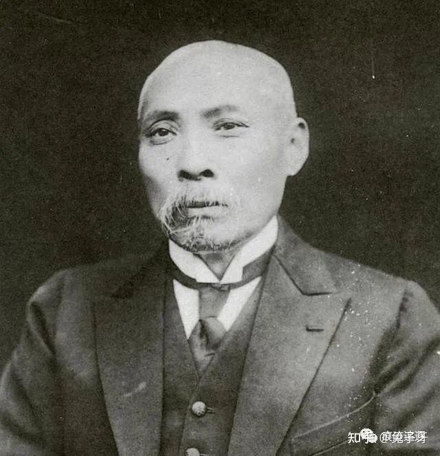 段祺瑞毅然摒弃前嫌,应邀请南下,已是南方庙堂掌舵人的蒋志清率领当日