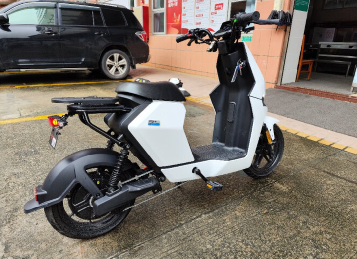 小牛电动f2小牛f2电动车怎么样上手29天评测优缺点