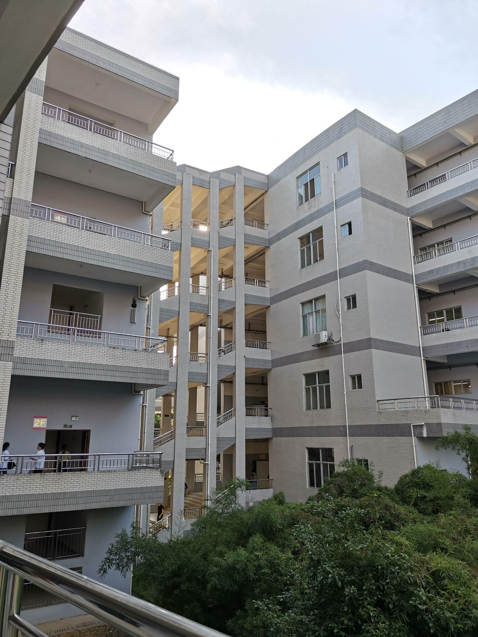 对河池学院新生有哪些建议