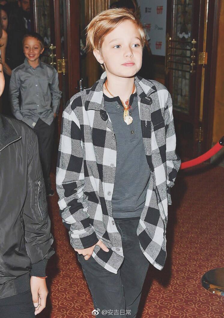 如何看待布拉德皮特与安吉丽娜朱莉的女儿今年刚满11岁的希洛接受