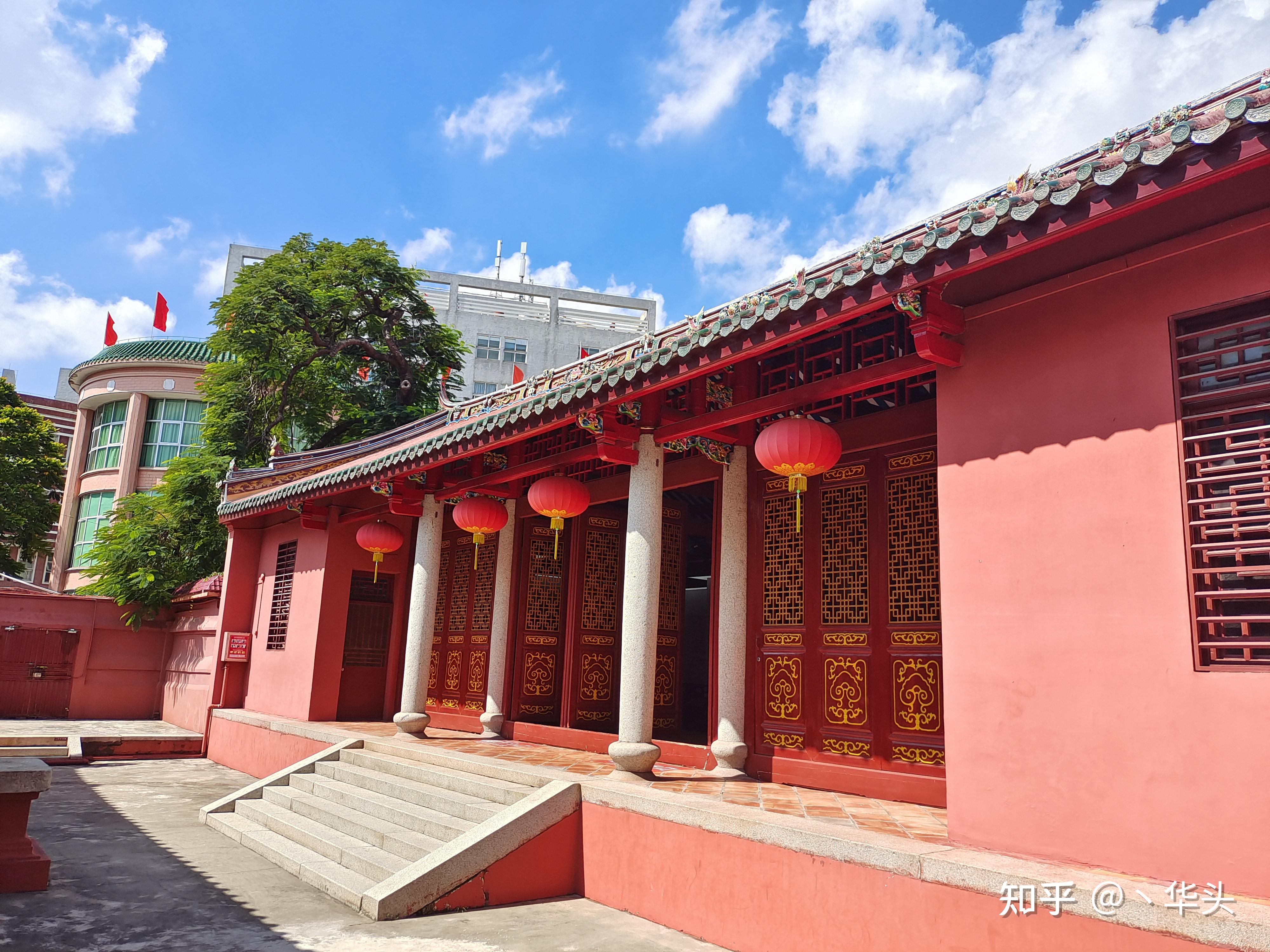 今天带着家人一起来到海丰县海丰红宫红场旧址进行学习,它经历了多年