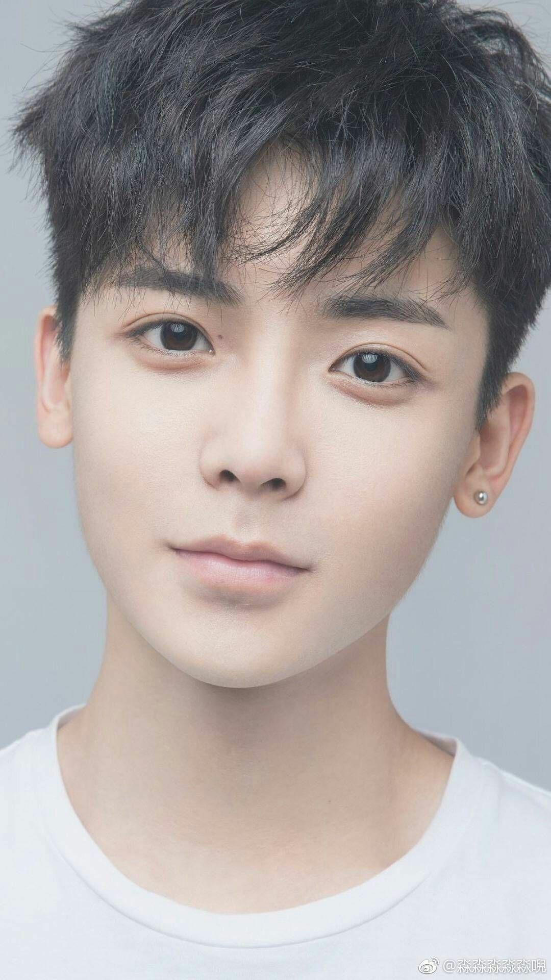 如何评价侯明昊的颜值?-侯明昊人品怎么样