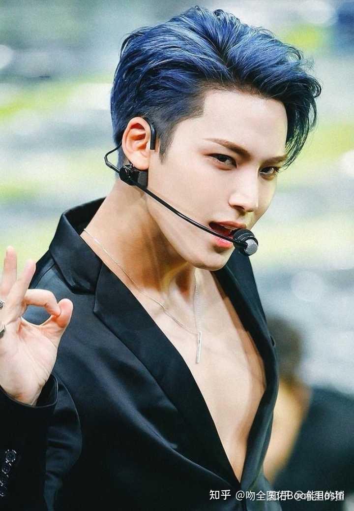 【seventeen】克拉们喜欢次人的哪个发色,我喜欢荣的黑发,圆的紫发,啵