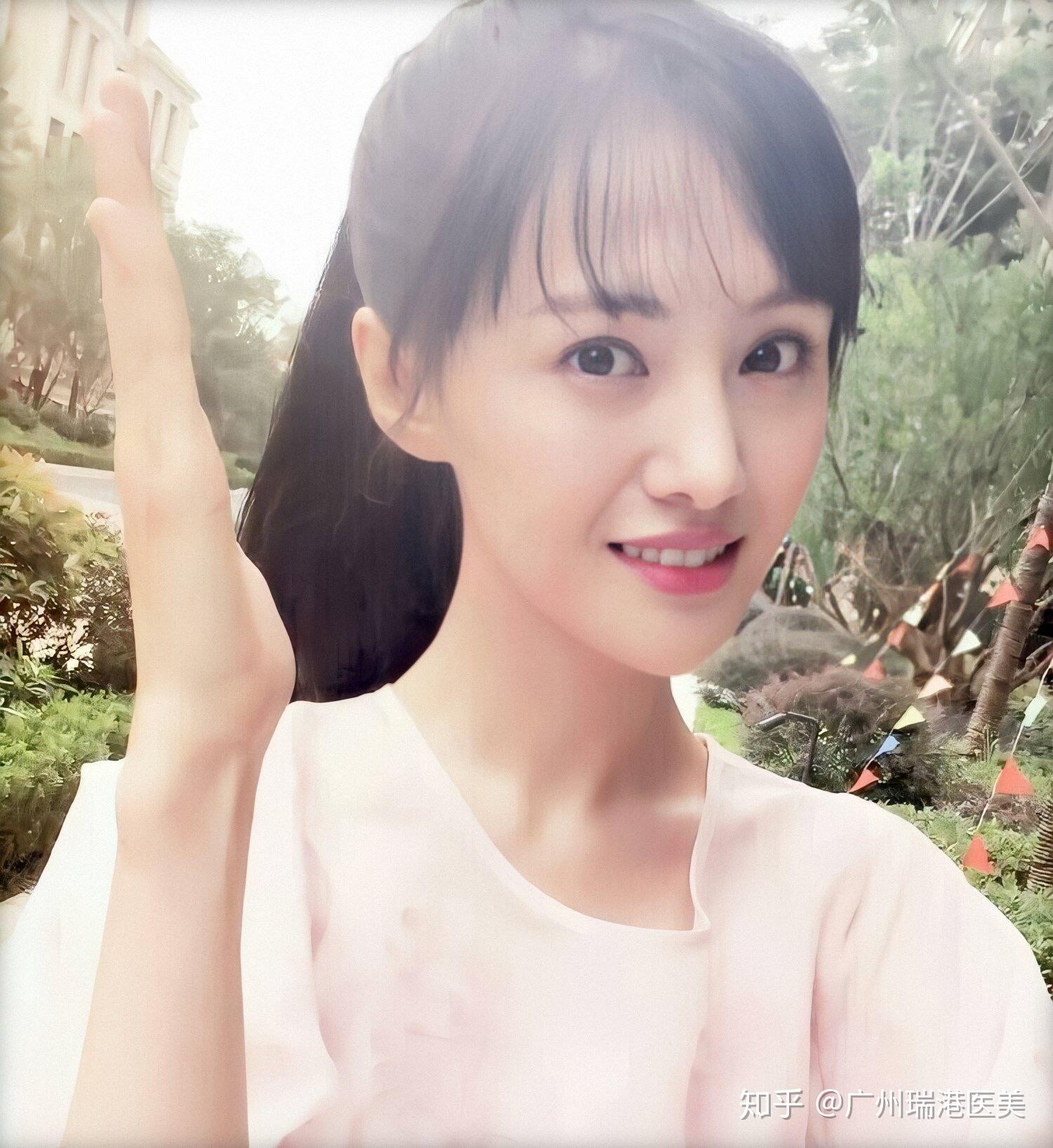 Zheng Shuang Warms Hearts Reading Fan Letters She's Kept for the Last ...