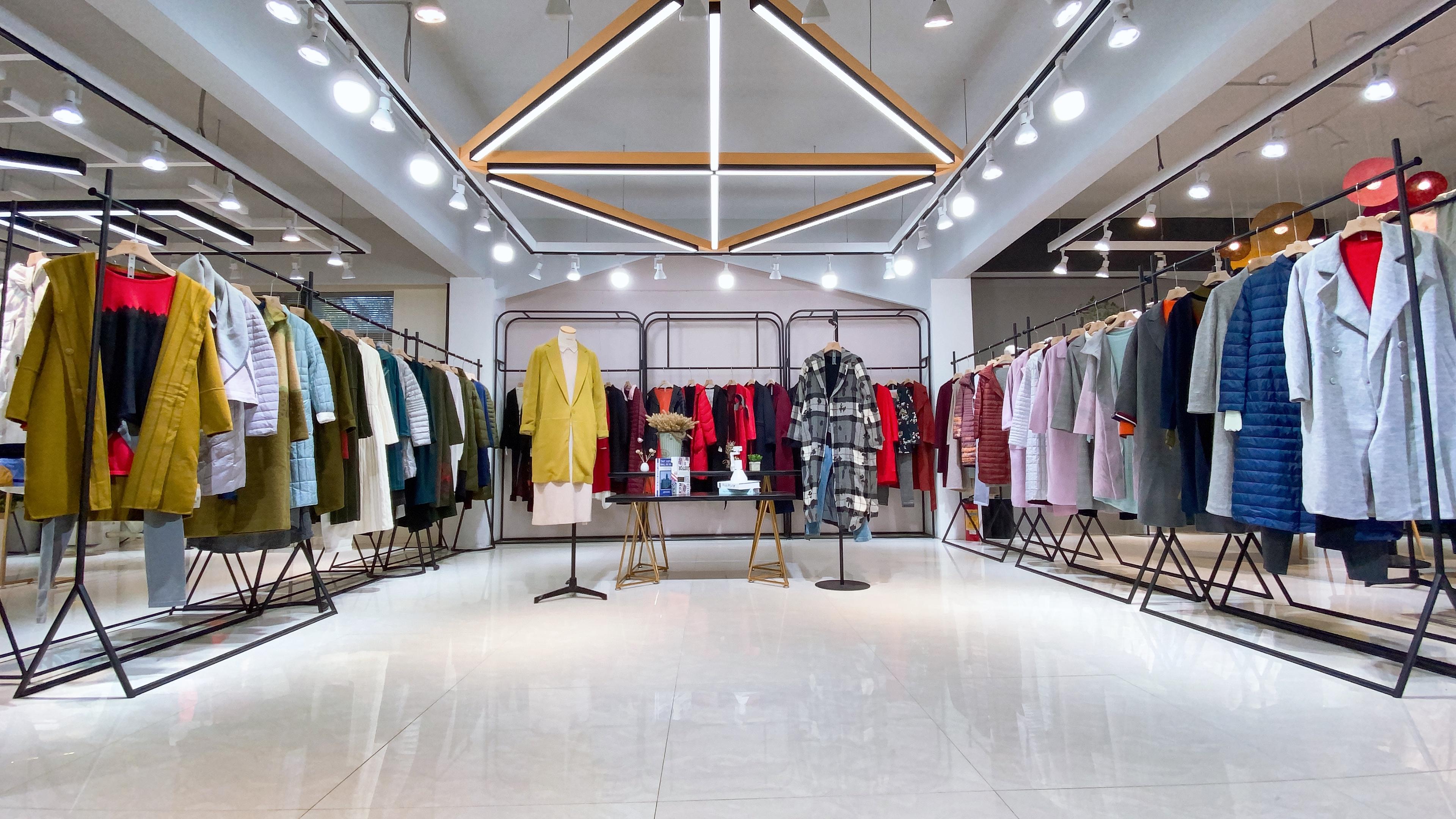 什么样子的品牌折扣女装店更受消费者喜欢 - 知乎