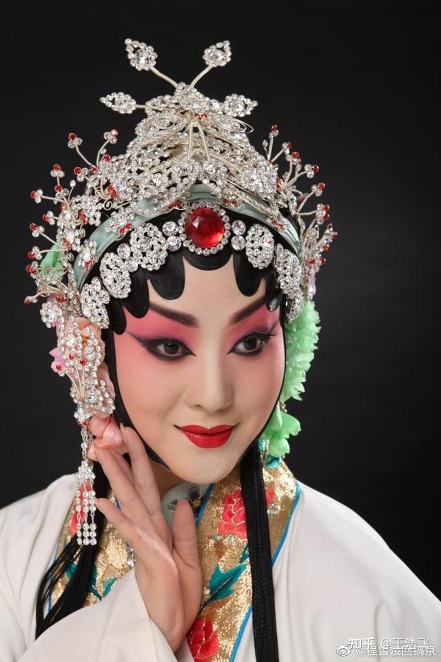 当今时代能称得上色艺双绝的京剧旦角演员是谁? - 知乎
