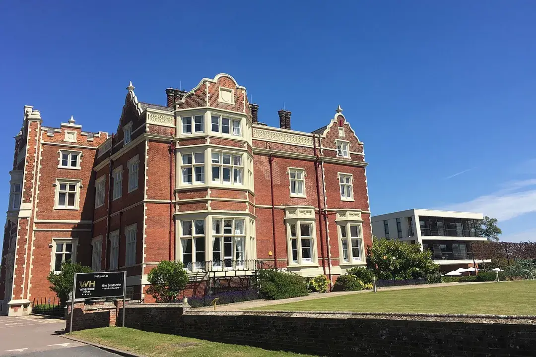 克兰菲尔德大学