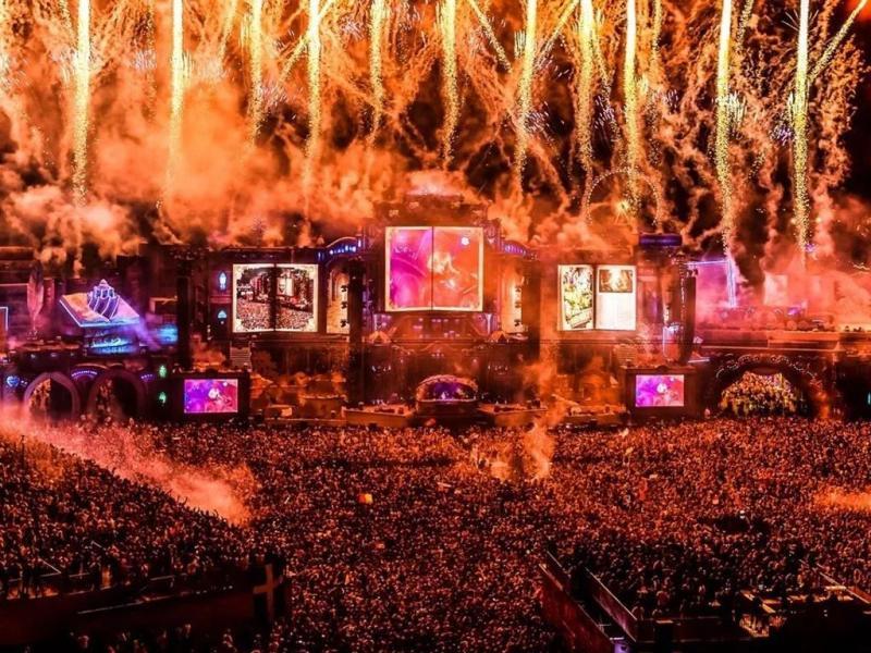 这种电音节,叫tomorrowland——明日世界.