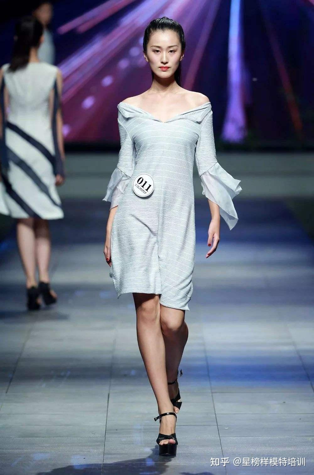 西安模特艺考培训如何训练模特的摆臂动作