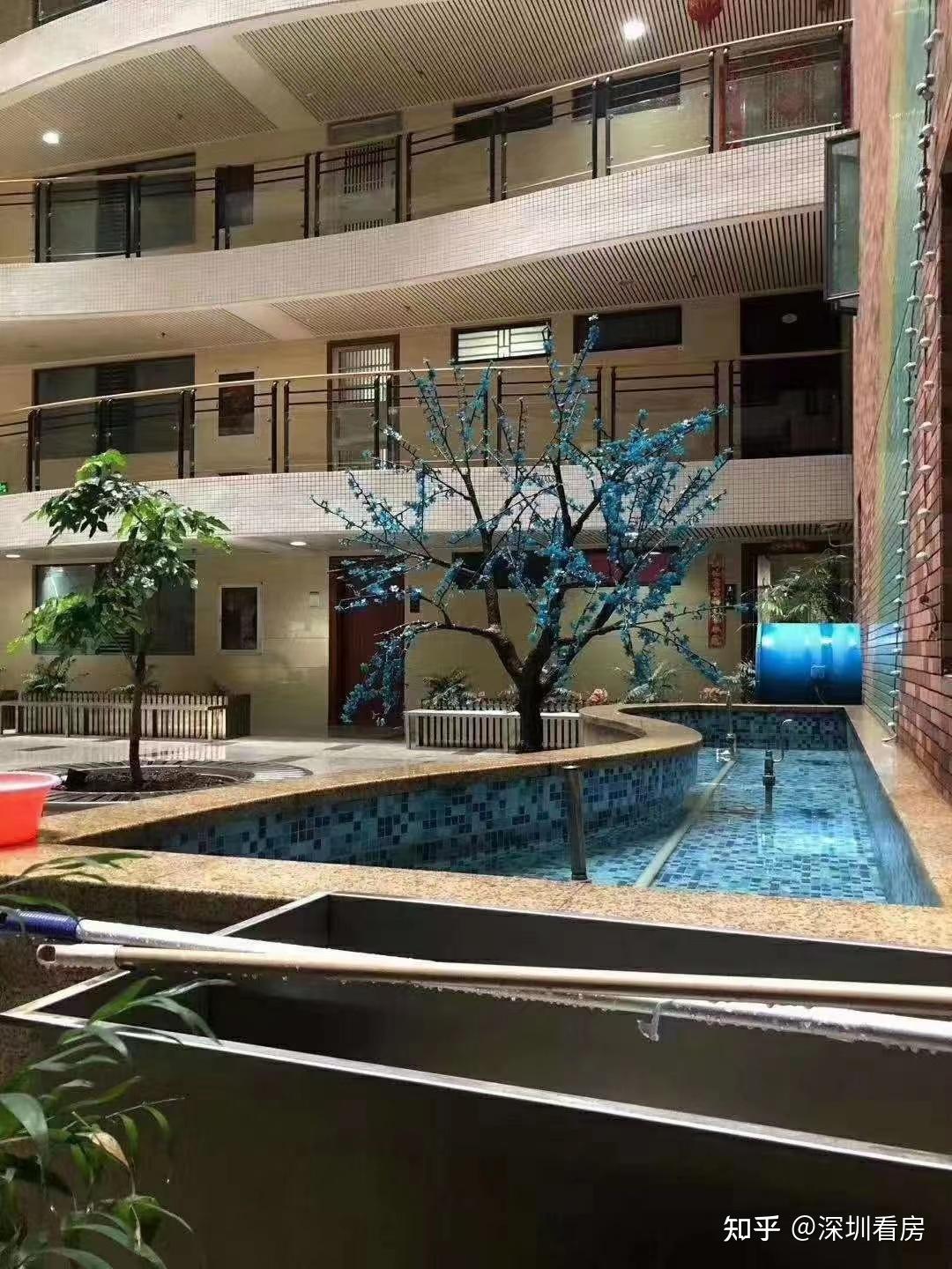 文康小学,幼儿园300米综合市场,铁仔山公园200米配套:旁边就是:107