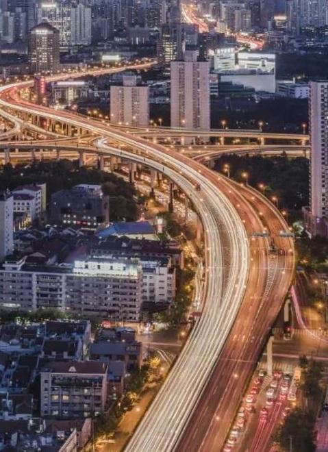 帷幕整个片区内的道路纵 横交错的,有王筇路,沙河路,陈家营路,大塘路