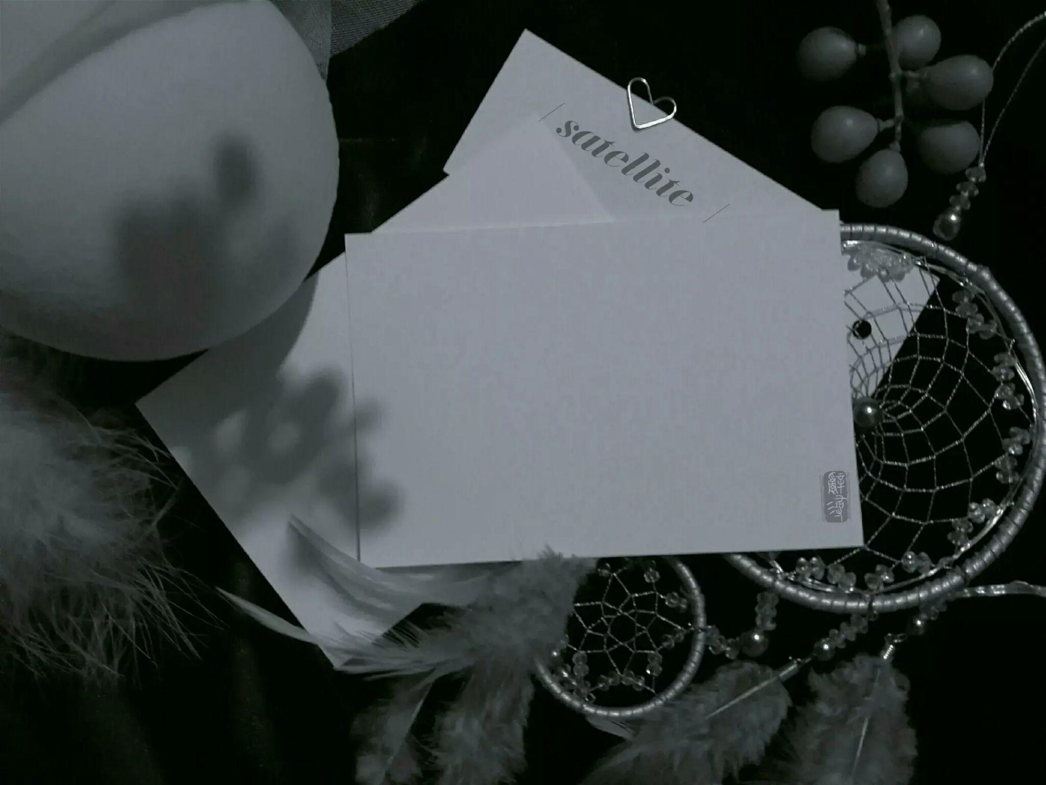 请问有什么好看的摆拍手写底图分享吗?