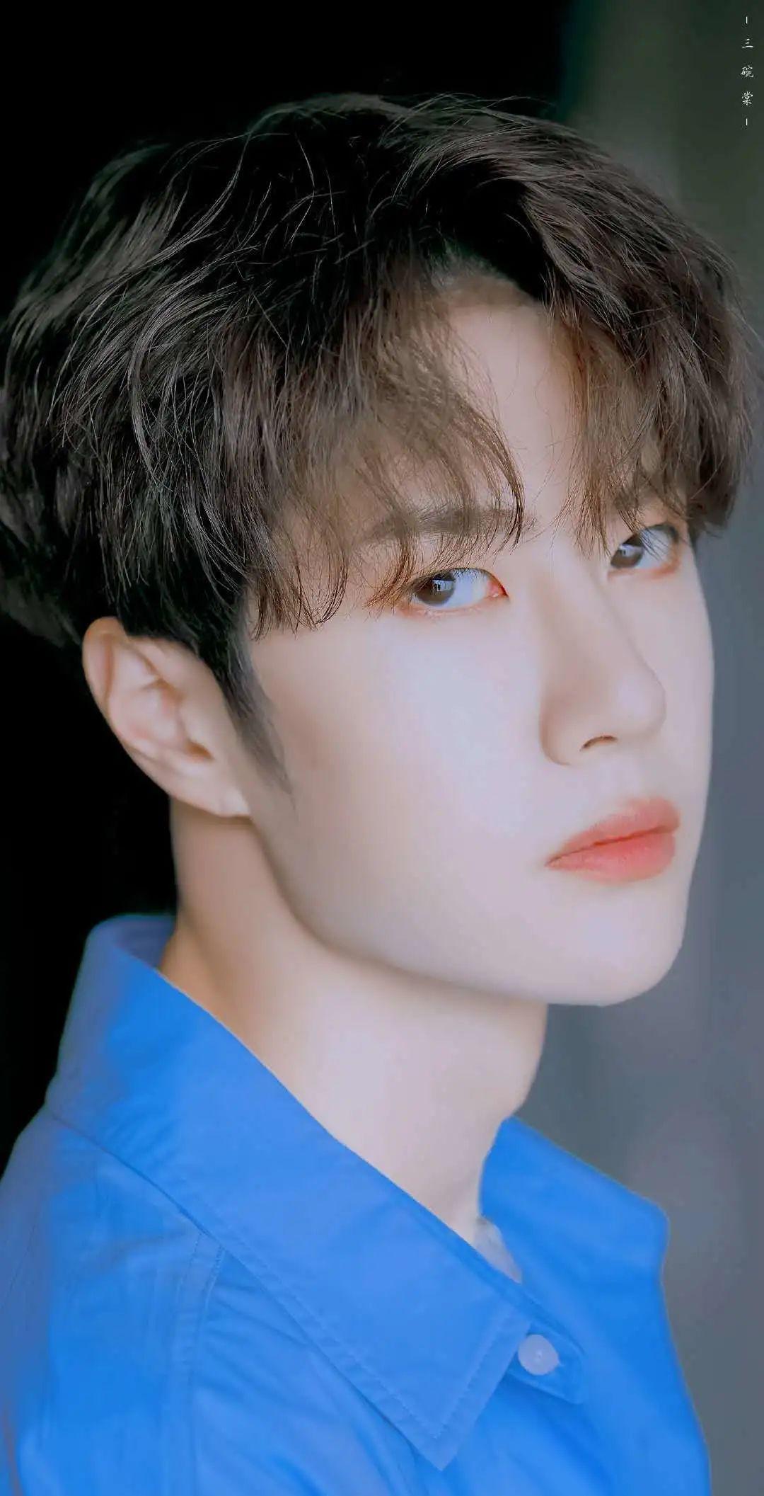 可以发一点王一博的美照么亲姨最近疯狂喜欢王一博每天管我要壁纸