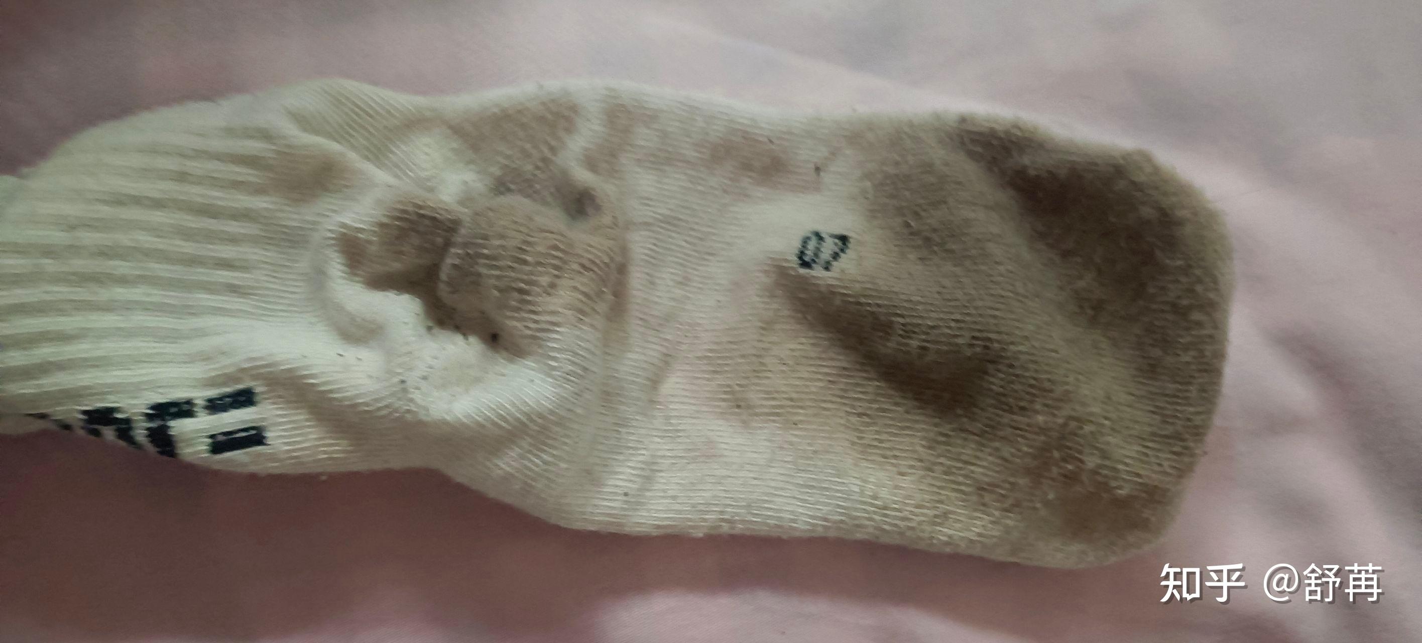 女孩子三天不洗袜子你们觉得会臭吗