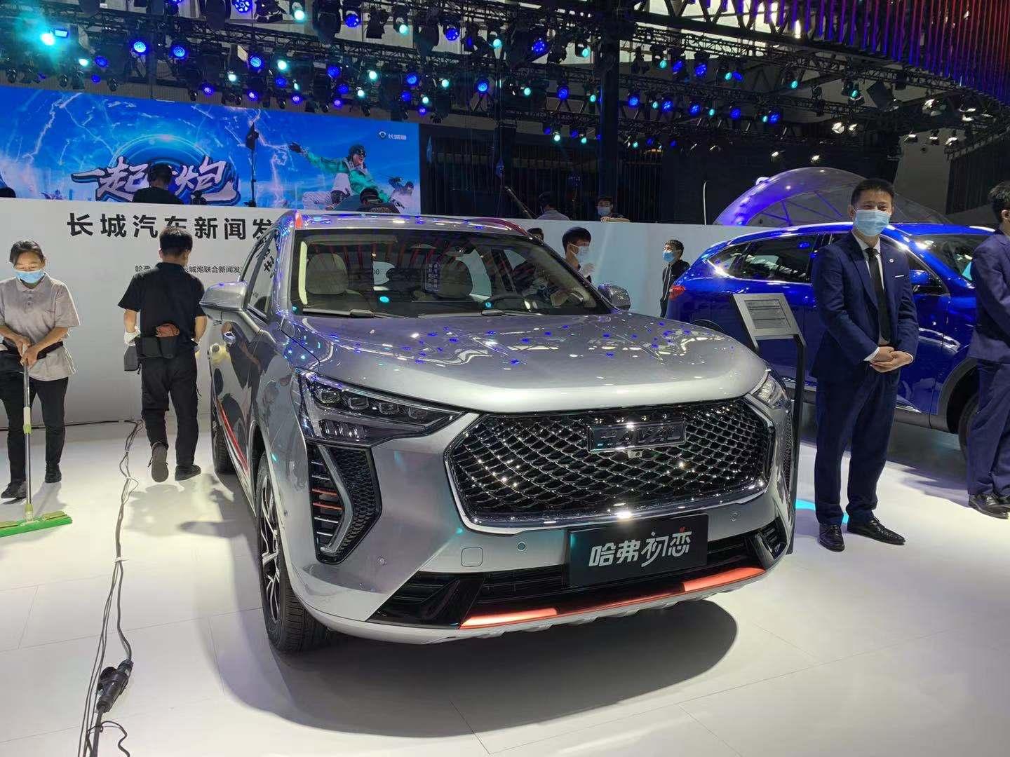 实拍哈弗初恋符合年轻人的时尚预期预售8901150万元