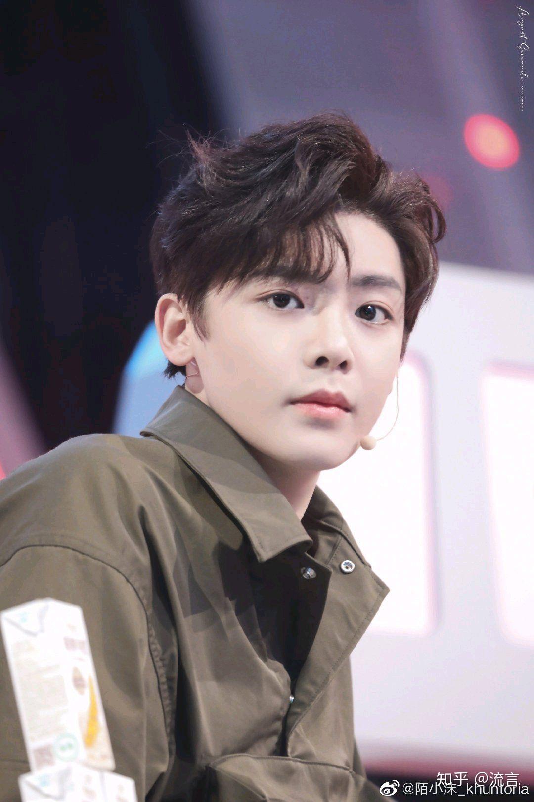 为啥我看侯明昊的嘴就是感觉很奇怪