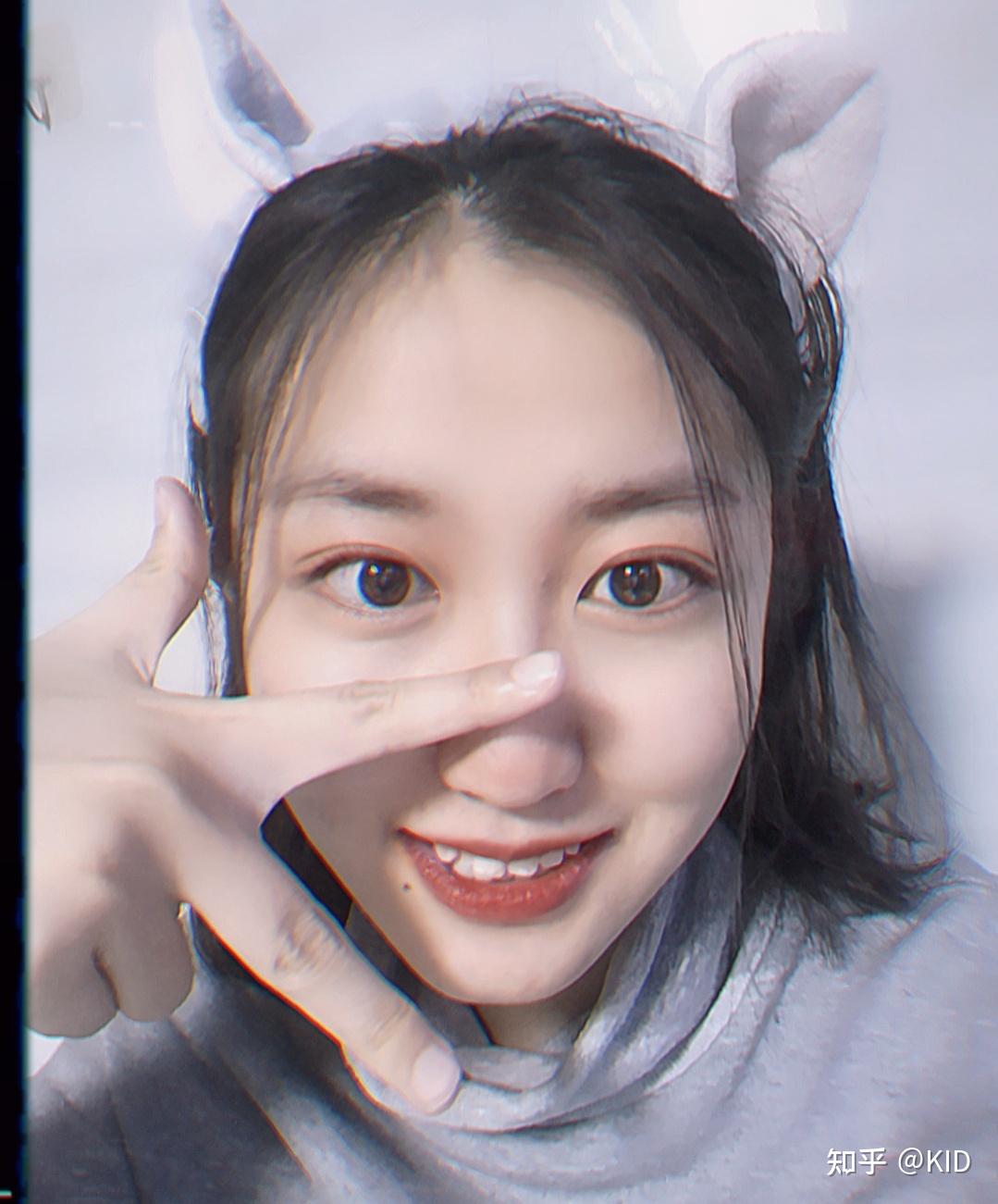 有没有高度近视也漂亮的女孩子呀