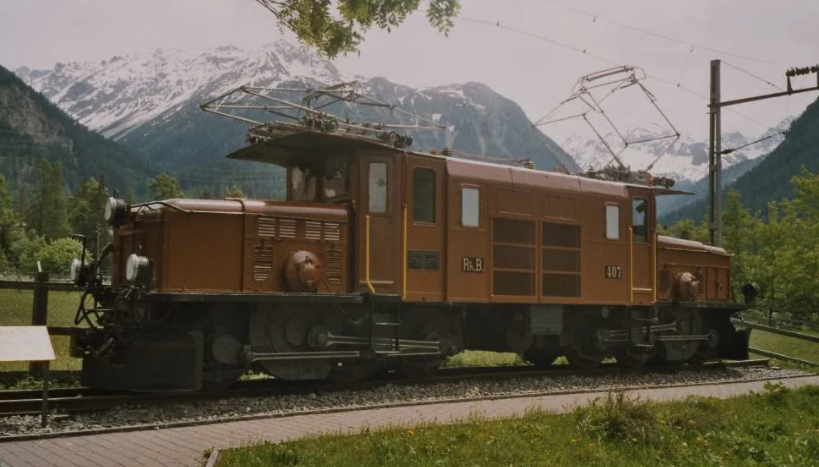 瑞士鳄鱼火车头图片