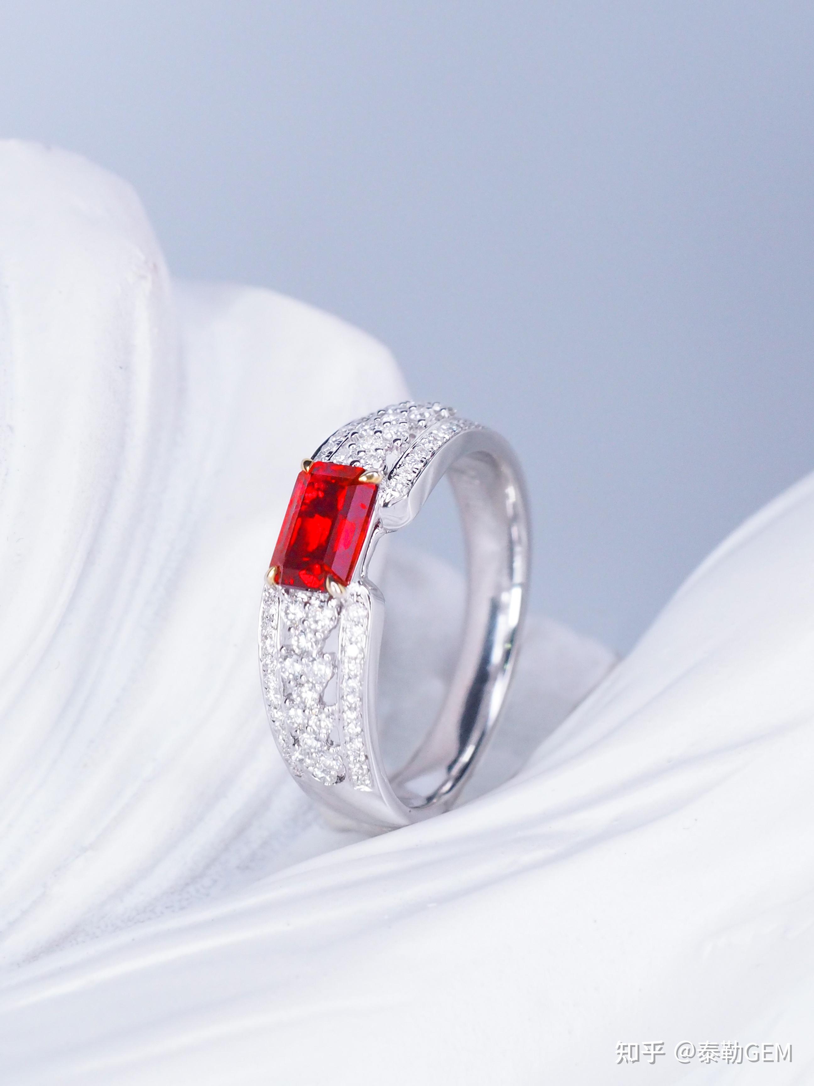 大颗红碧玺宝石镶嵌戒指女新品现货 K金au750彩色钻石指环可代发-阿里巴巴