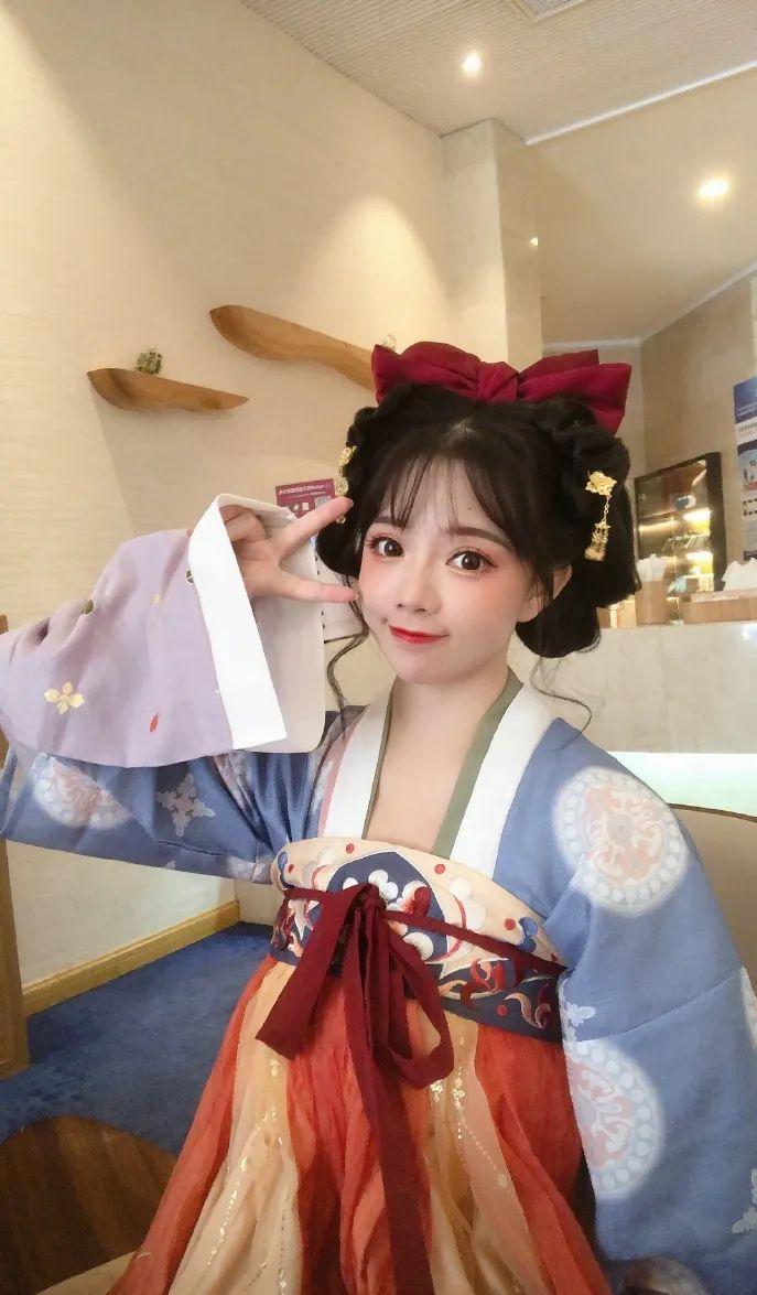 王奕萌自拍又翻车精修汉服cos遭吐槽粉丝以后叫小胖墩