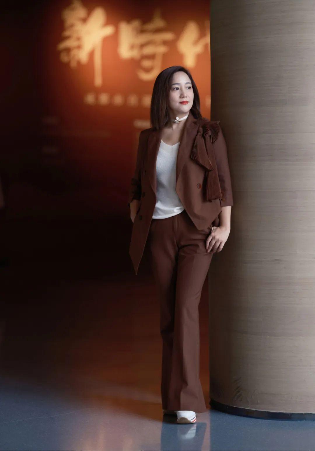 李朝霞:自在飞花轻似梦 carefree falling petals dance as lightly