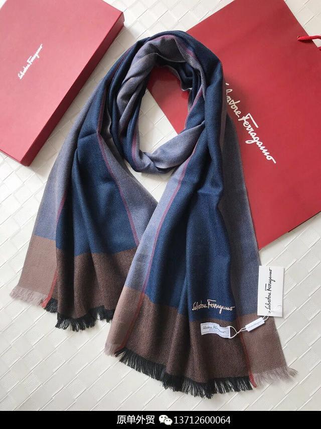 围巾戴不好就俗得很盘点今年流行十大围巾奢侈品牌和佩戴方法