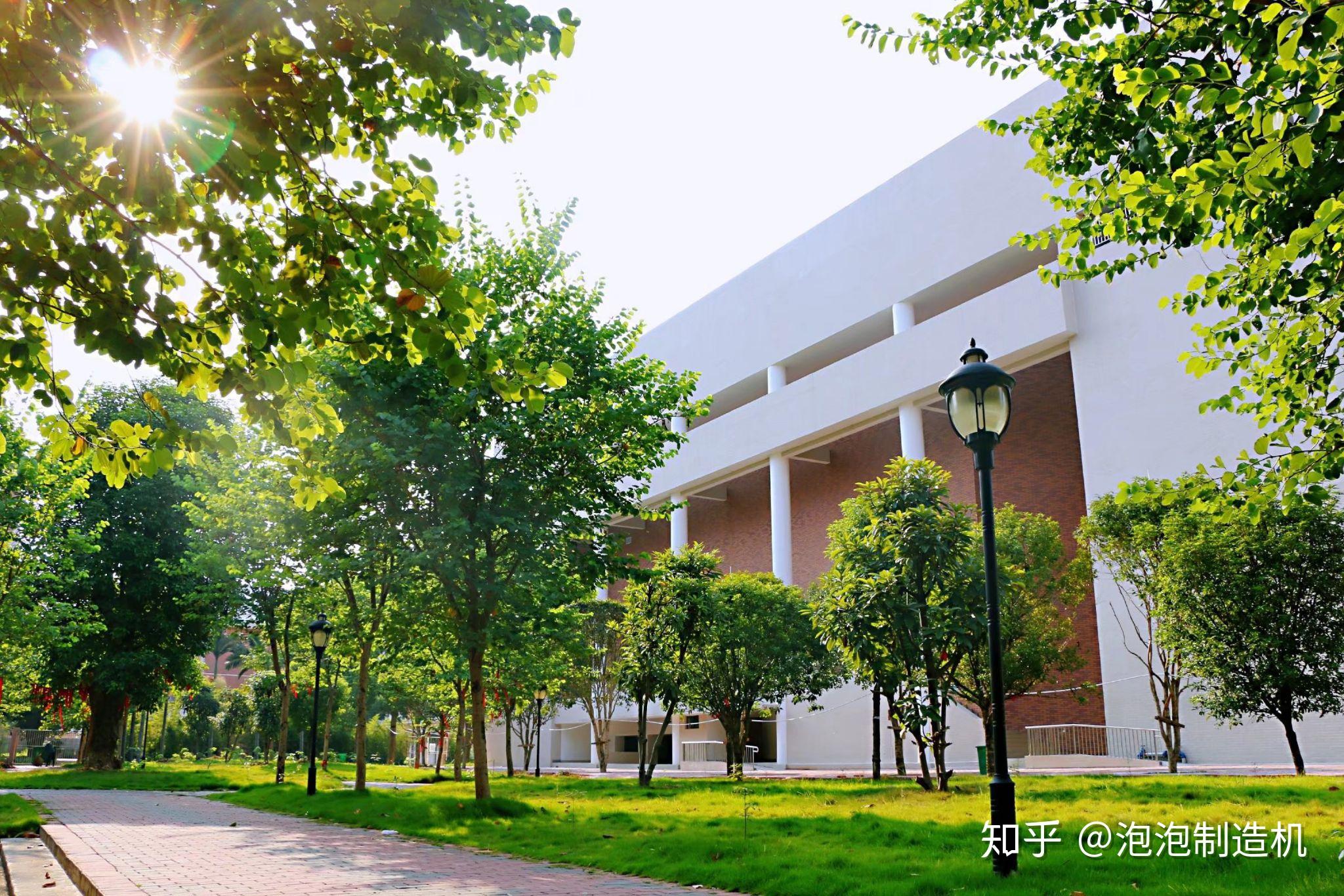 柳州高中柳南校区环境怎么样听说会没有热水洗澡宿舍是怎么样的