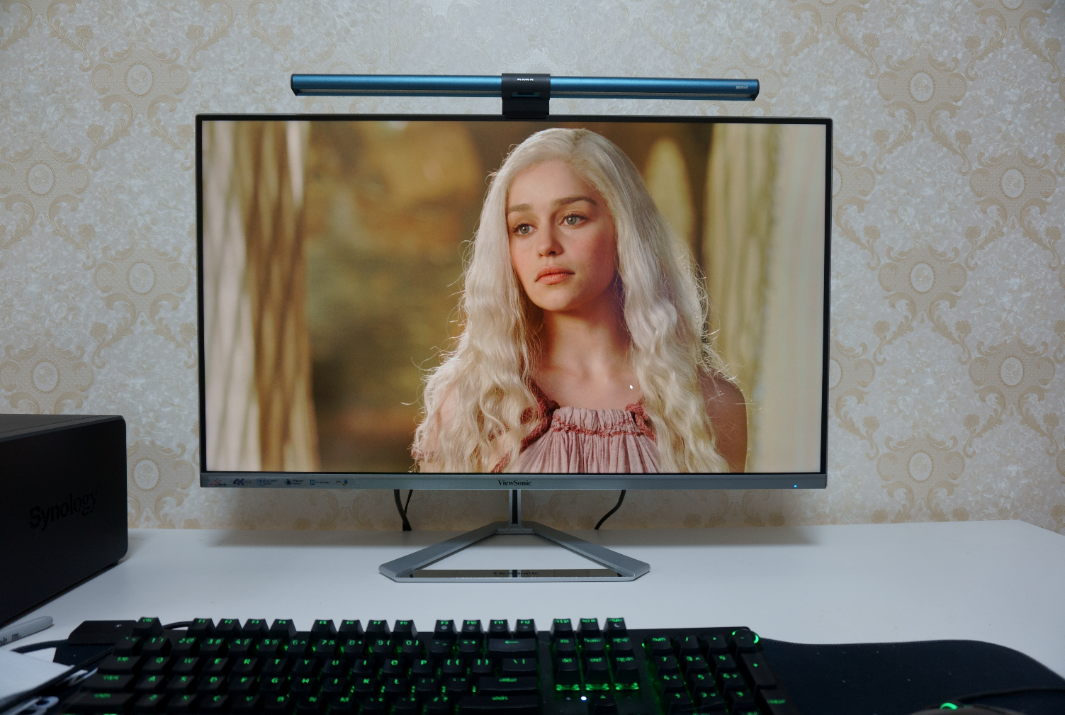 体验大屏带来的超级沉浸感优派vx32764kmhd32寸显示器使用测评