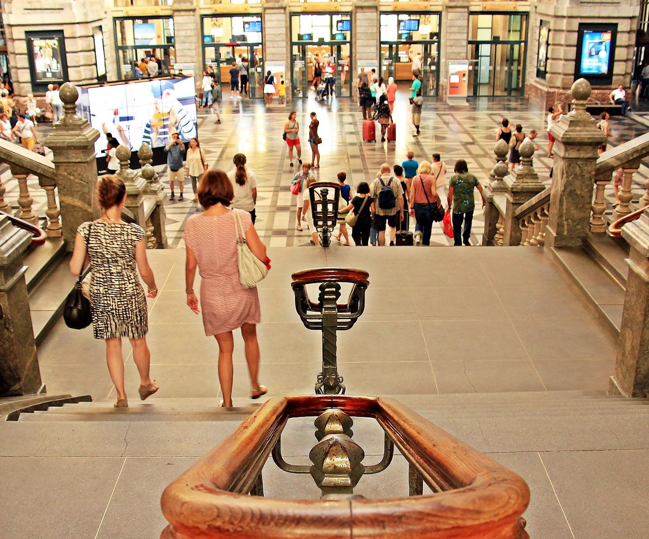 家里扶手装什么好