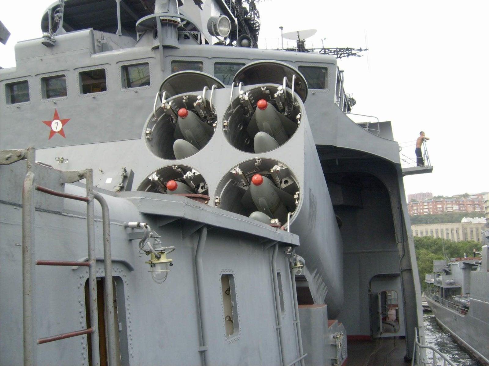 实际上便是p-120反舰导弹下挂了一个umgt-1多功能鱼雷,反潜反舰的唯一