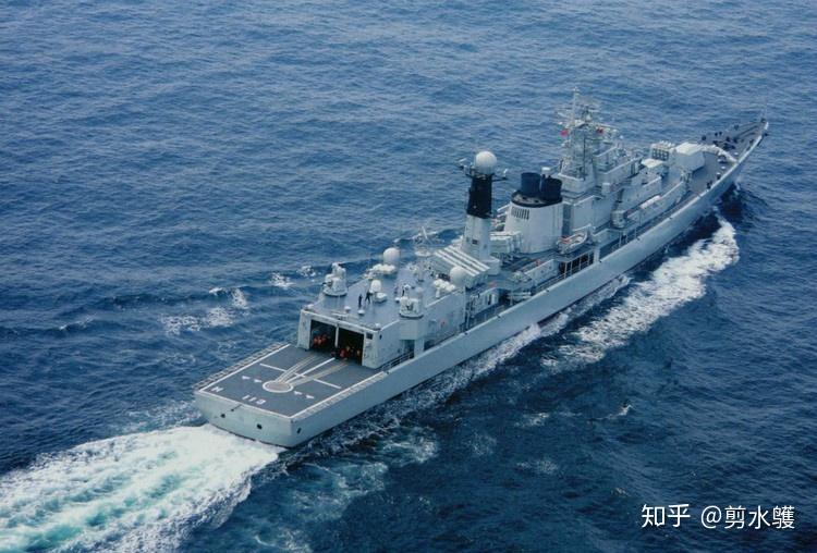 更早建造的驱逐舰与护卫舰至少搭载了26 套纯被动型拖曳线列阵声纳.