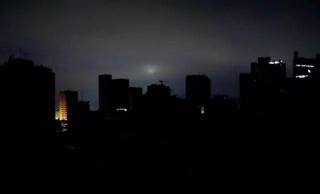 注意西班牙开始大停电将持续一个星期