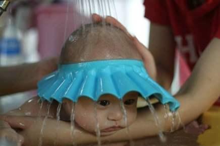 怎样给宝宝洗头