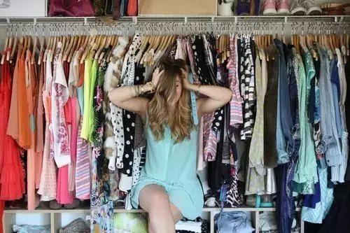 怎么收纳衣服和裤子 v2-1f9d98e82e47090f52ac2e9dfc0f4e50_r.jpg