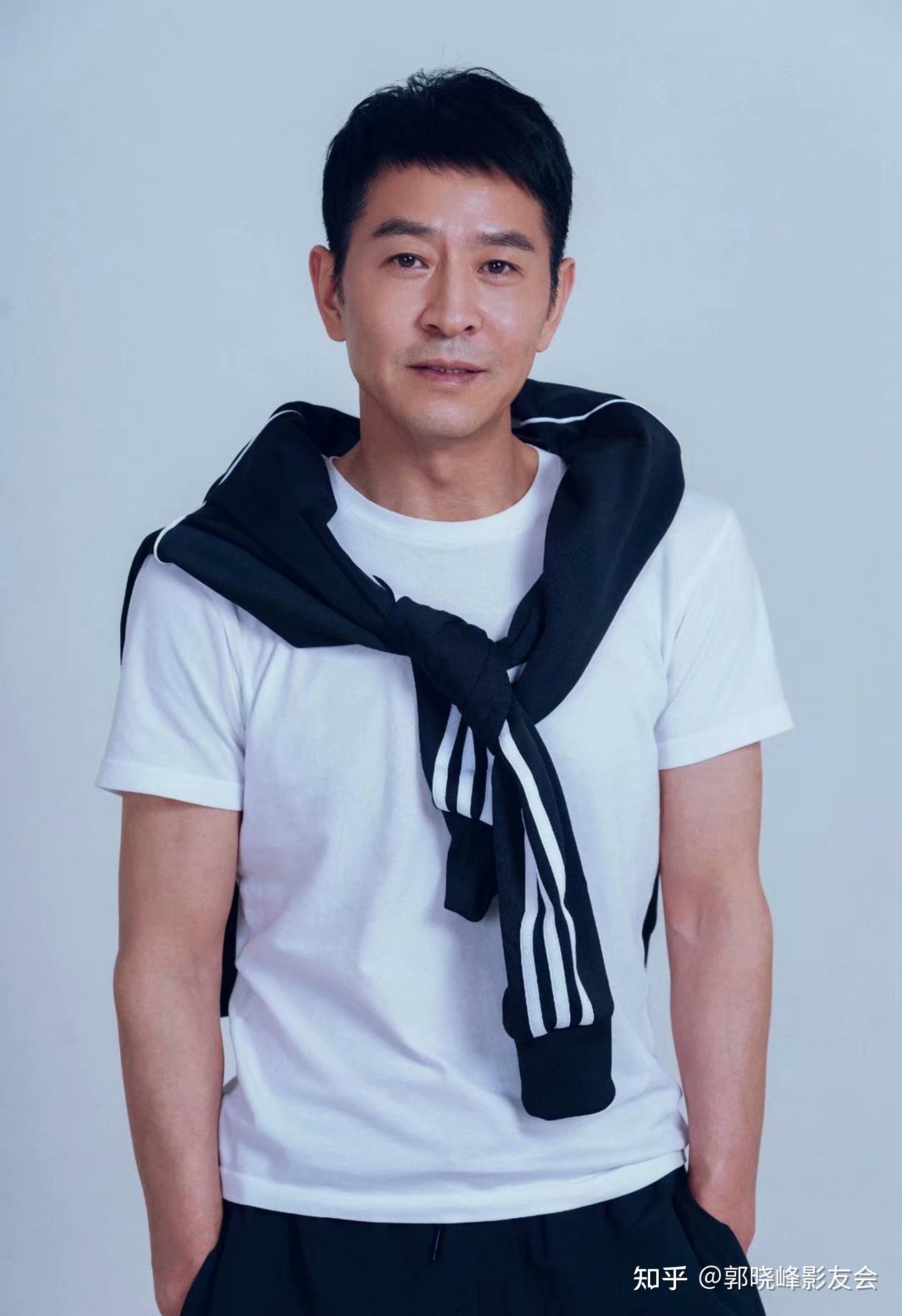 郭晓峰国民大叔传奇之46留着寸头的女孩