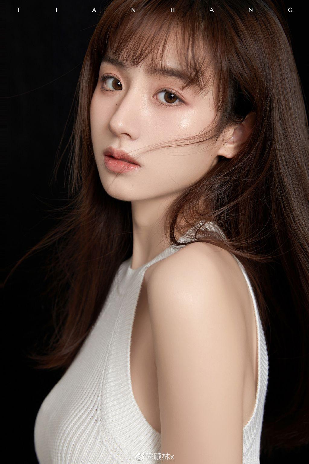 顾林 顾林写真集摄影师陈大莹Chilli - 知乎