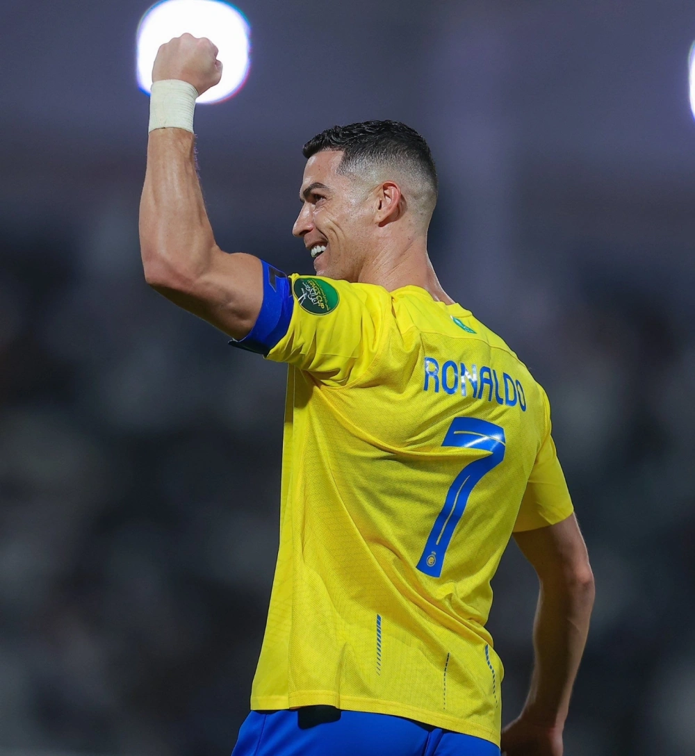 曝主办方曾要求 c 罗带伤上场,晚宴安排和直播带货