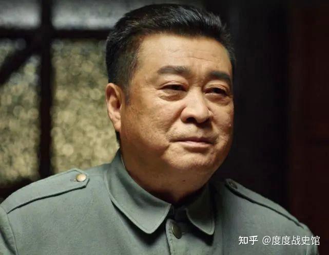 《大决战》傅作义军装为何与众不同?表面符合历史,细节其实错误 - 知乎