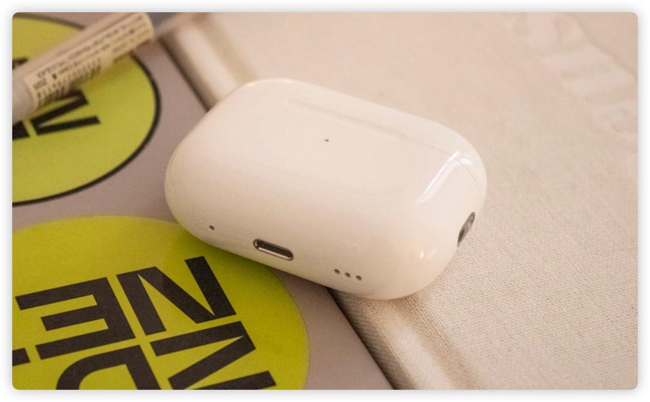 2024年苹果第四代airpods4登场将取代传统助听器